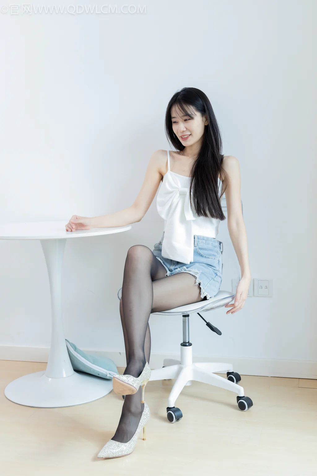 图片[8]-精选勿恋传媒 NO.2594 菜菜-高跟鞋、薄黑丝、裸足[154P]-草丛看图