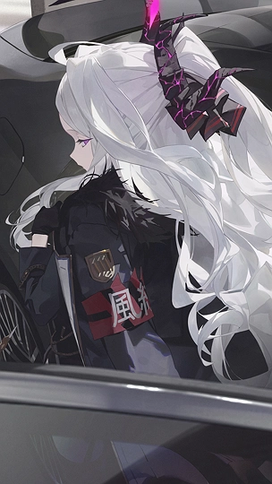 空崎ヒナ-草丛看图