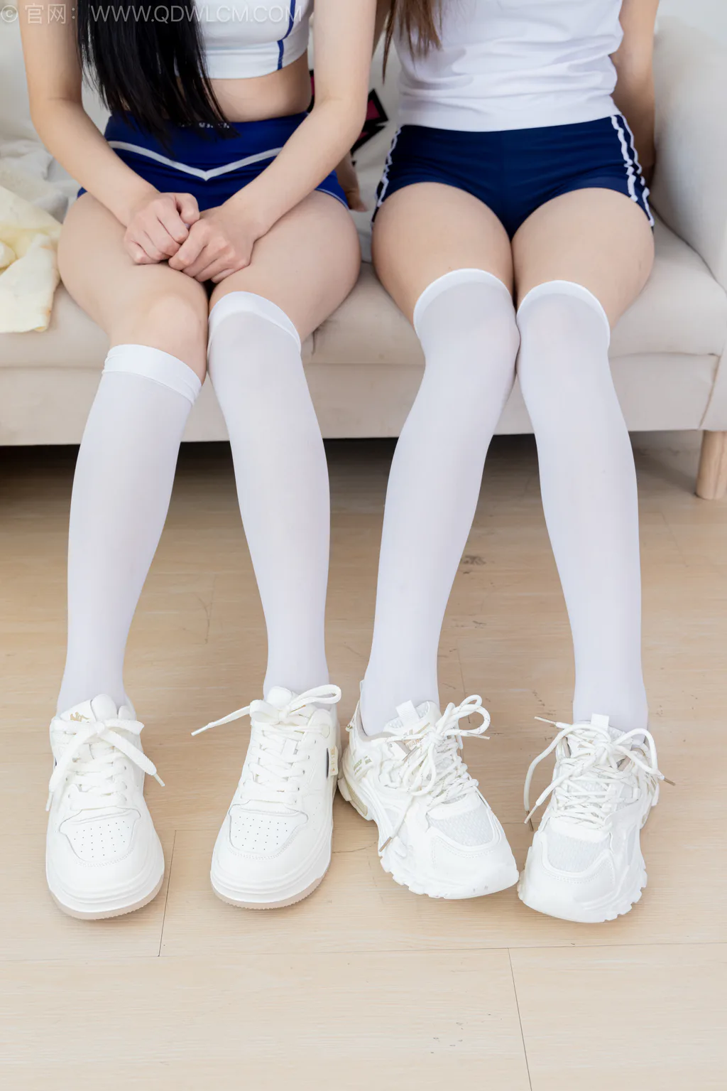 图片[1]-精选勿恋传媒 NO.2600 泡泡&橙子-运动鞋、板鞋、裸足、体操服[165P]-草丛看图