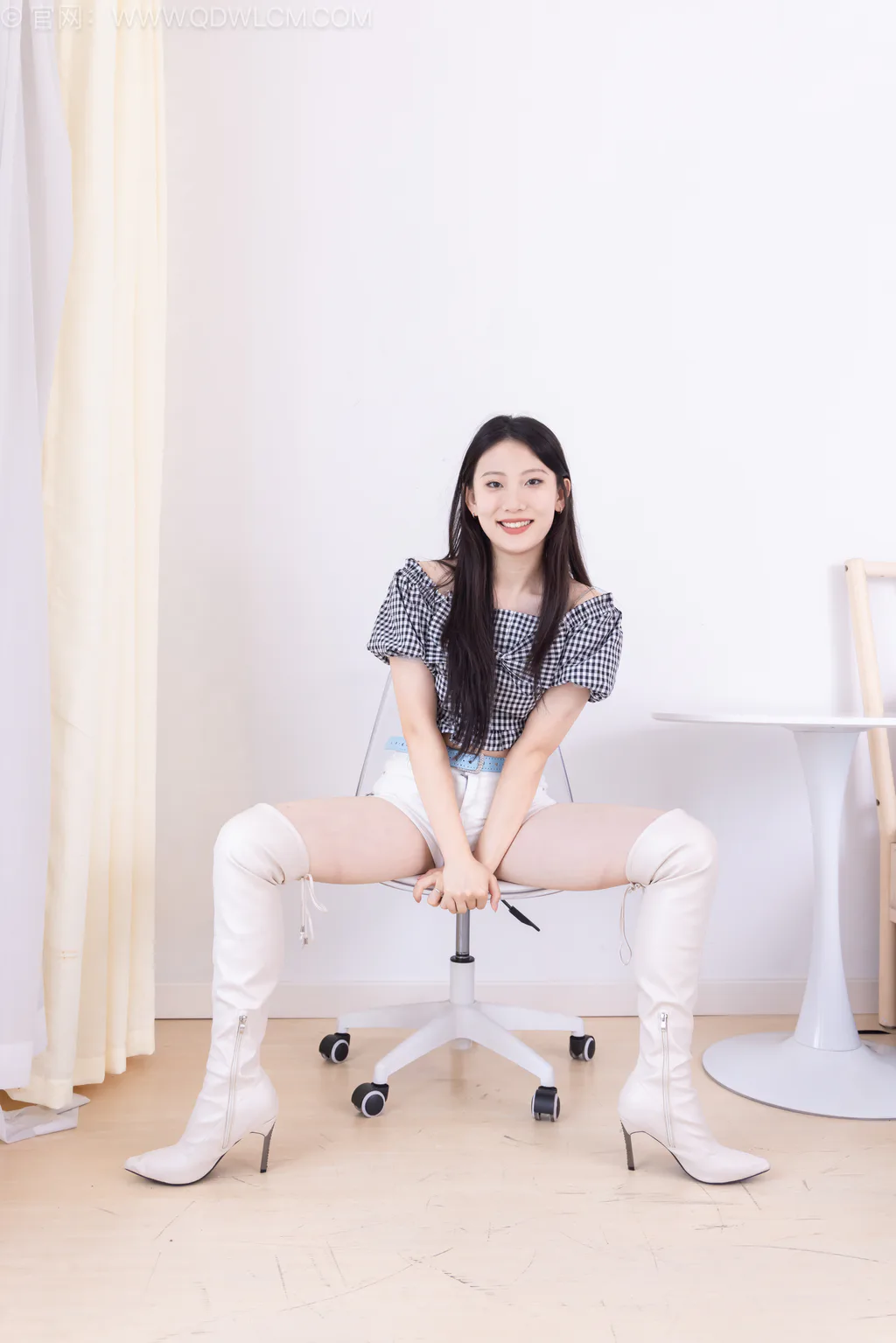 图片[3]-精选勿恋传媒 NO.2601 奶糖-高跟长靴、白棉袜、裸足[185P]-草丛看图