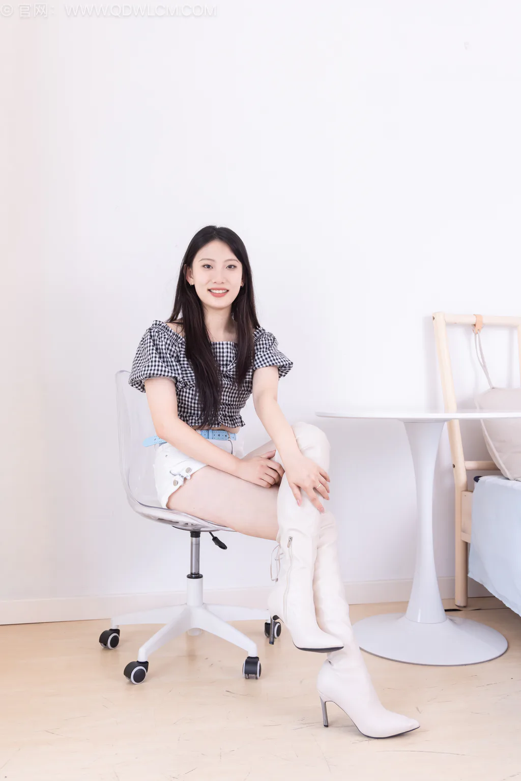 图片[7]-精选勿恋传媒 NO.2601 奶糖-高跟长靴、白棉袜、裸足[185P]-草丛看图