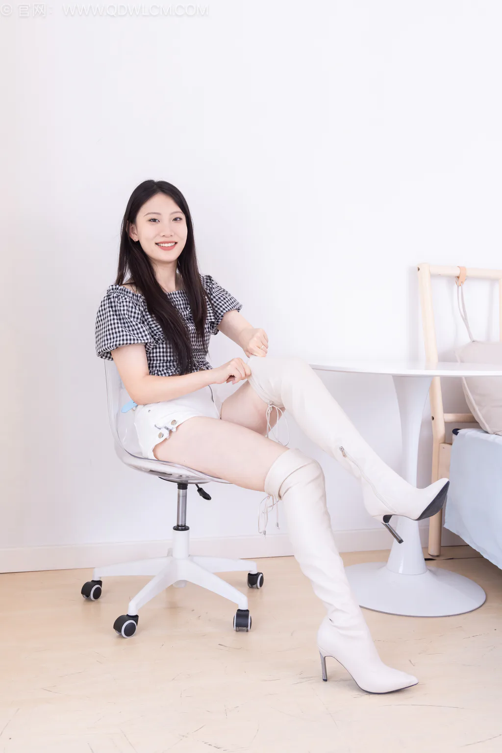 图片[8]-精选勿恋传媒 NO.2601 奶糖-高跟长靴、白棉袜、裸足[185P]-草丛看图