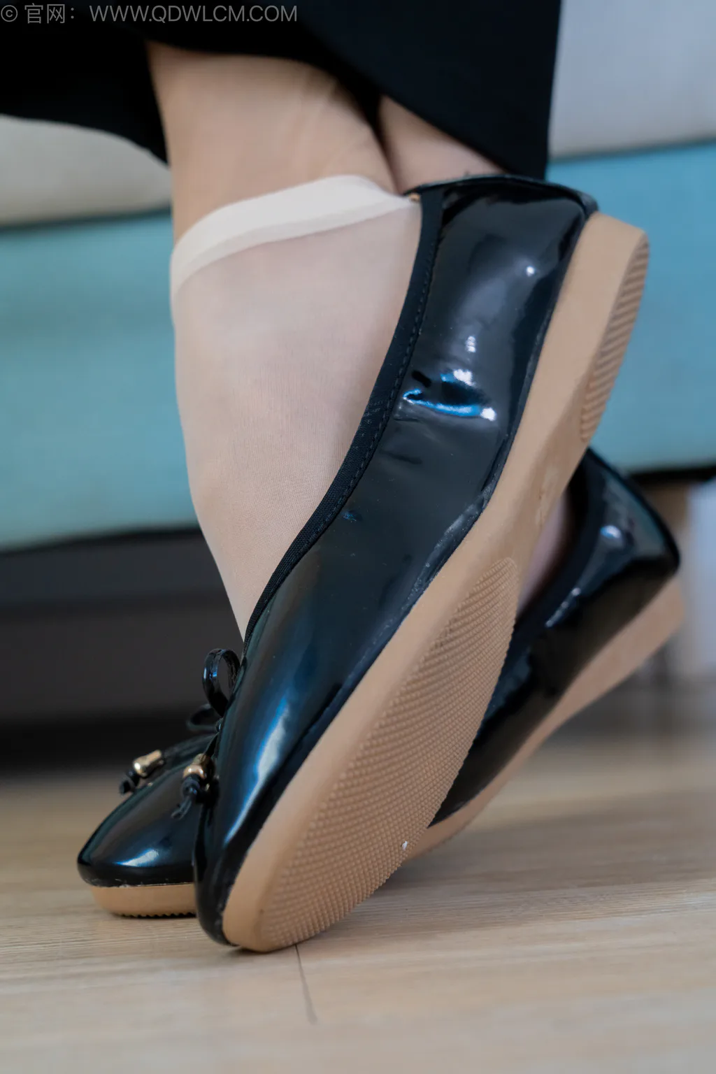 图片[7]-精选勿恋传媒 NO.2603 茯苓-平底鞋、短肉丝、短黑丝、薄肉丝、银行至服[230P]-草丛看图