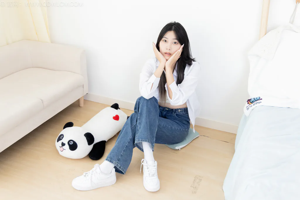 图片[2]-精选勿恋传媒 NO.2604 贝壳-板鞋、纯白高筒棉袜、裸足[155P]-草丛看图