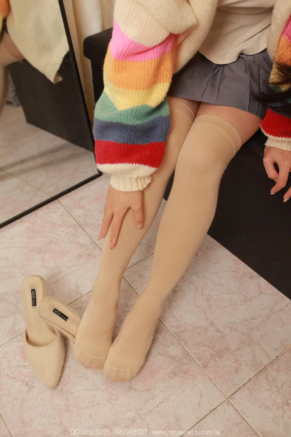 图片[4]-精选[IESS异思趣向] 2025.12.04 丝享家2228：兔兔《肉色过膝袜》[95P]-草丛看图