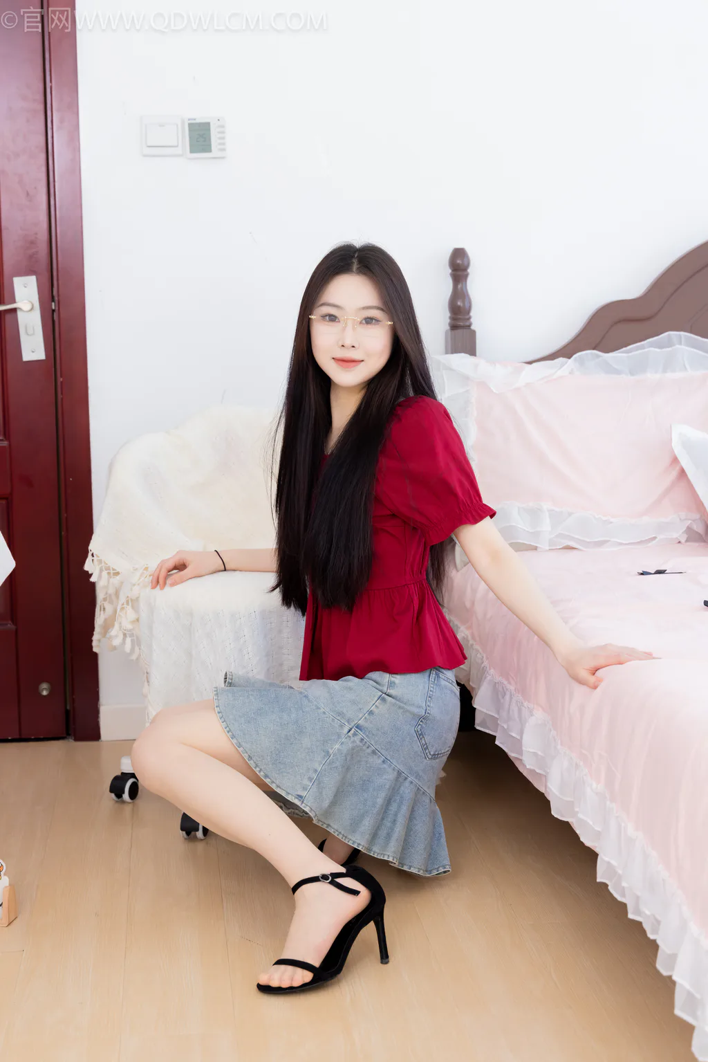 图片[5]-精选勿恋传媒 NO.2607 小羊-三双高跟凉鞋、薄肉丝、裸足[160P]-草丛看图