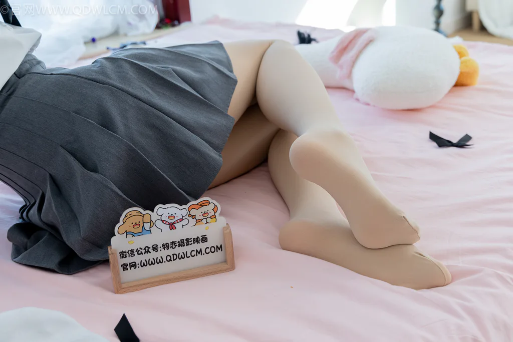 图片[5]-精选勿恋传媒 NO.2614 青提-板鞋、厚肉丝[163P]-草丛看图