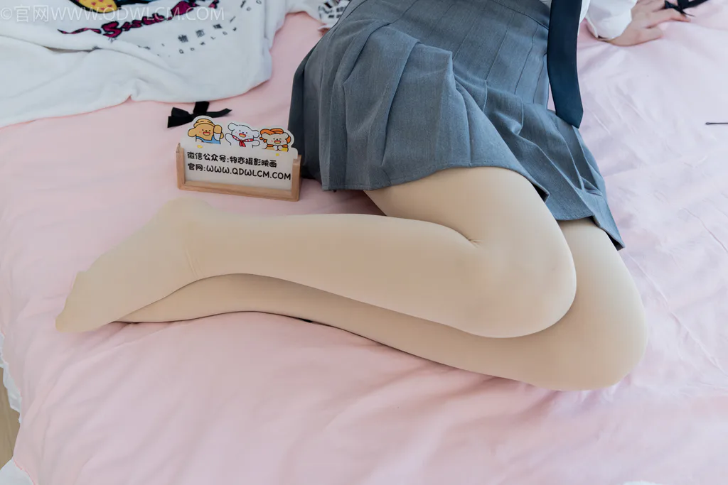 图片[1]-精选勿恋传媒 NO.2614 青提-板鞋、厚肉丝[163P]-草丛看图