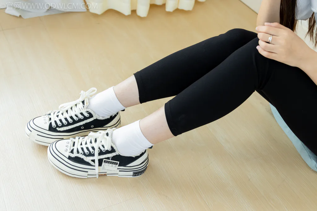 图片[6]-精选勿恋传媒 NO.2615 泡泡-帆布鞋、白棉袜[155P]-草丛看图