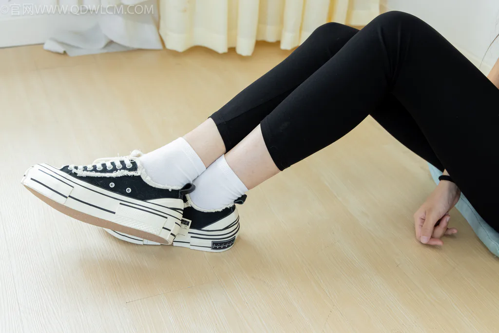 图片[8]-精选勿恋传媒 NO.2615 泡泡-帆布鞋、白棉袜[155P]-草丛看图