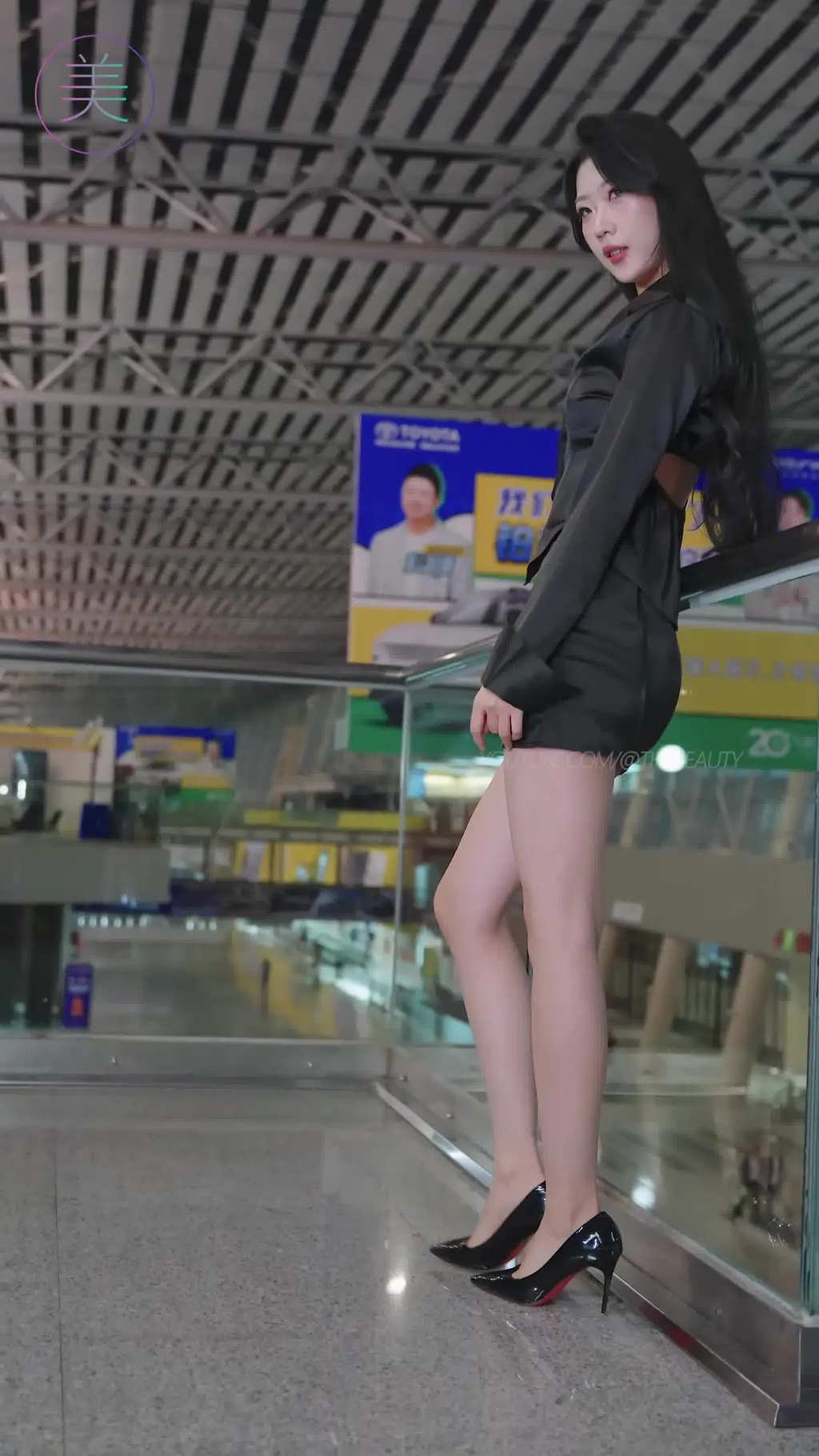 图片[3]-精选NO.1608 2024 广州车展 网荭美女车模 beautyleg LOOKBOOK 64[30P]-草丛看图