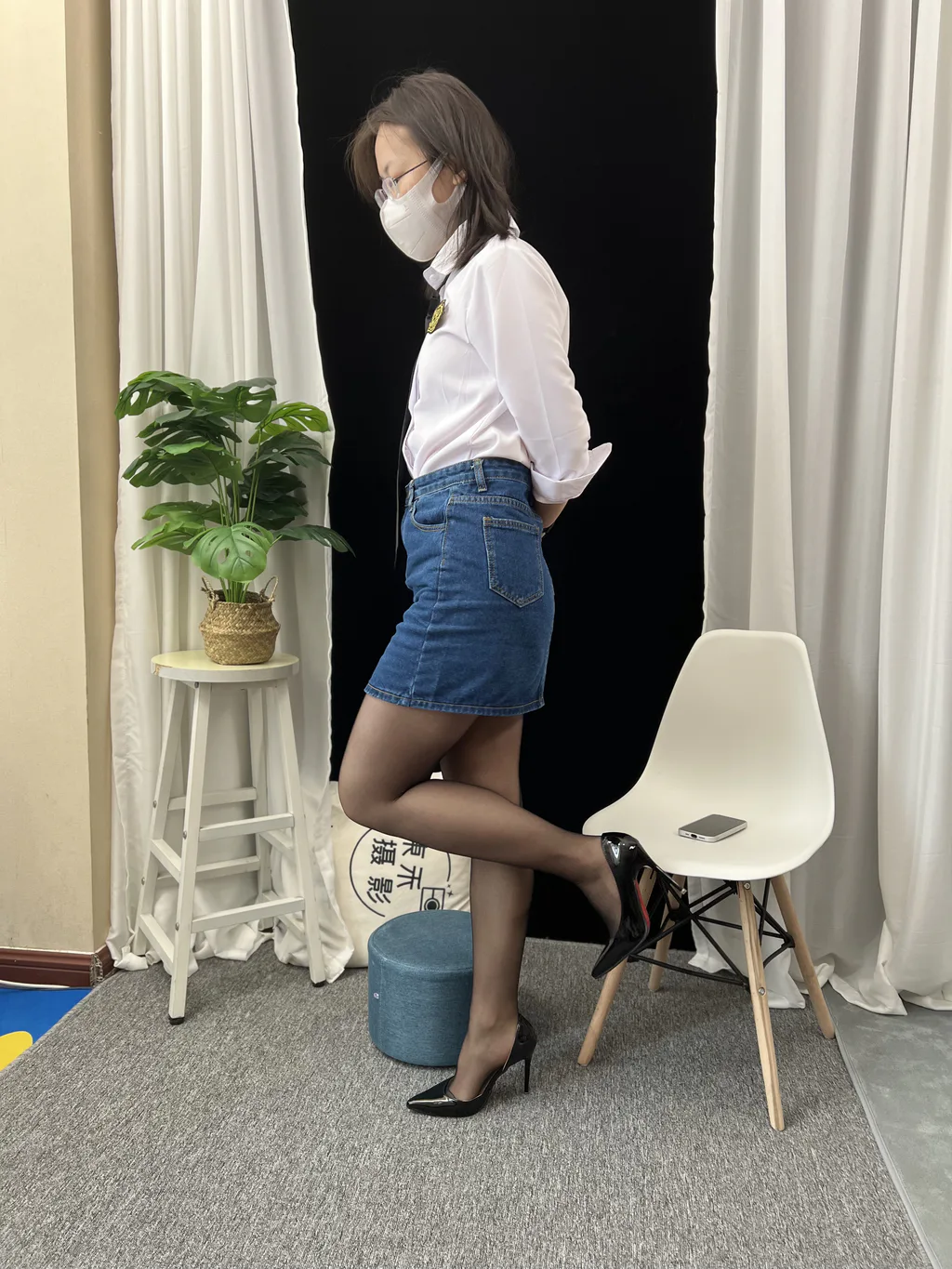 图片[5]-精选三禾摄影 NO.048 牛仔裙 黑丝 高跟[137P]-草丛看图