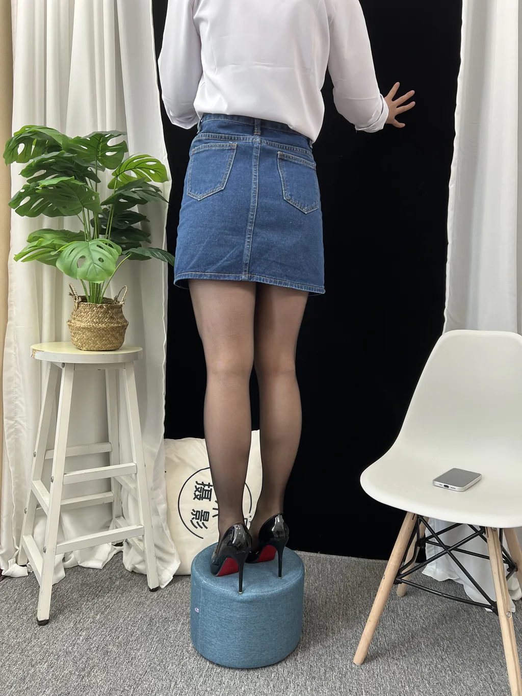 图片[8]-精选三禾摄影 NO.048 牛仔裙 黑丝 高跟[137P]-草丛看图