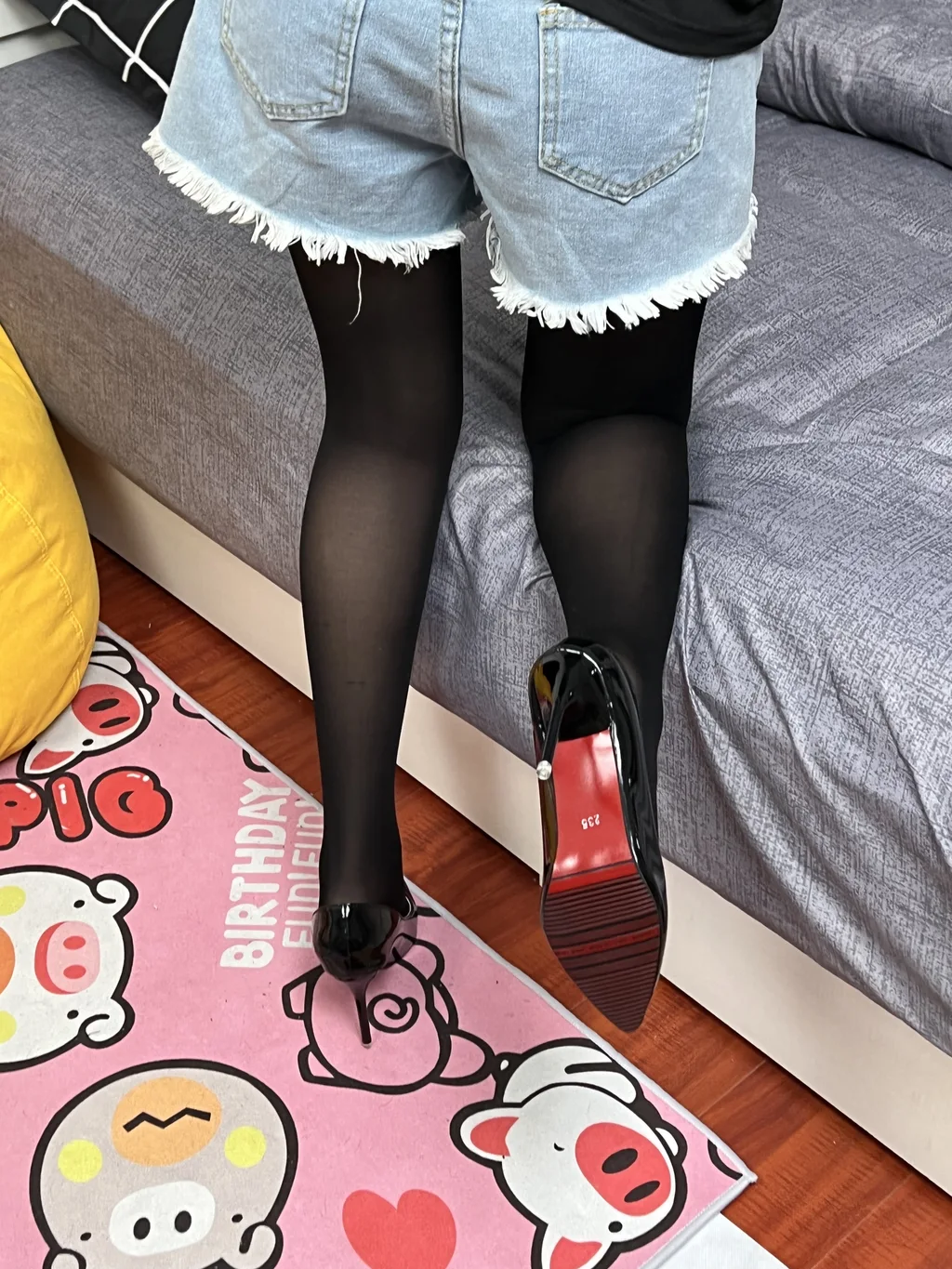 图片[3]-精选三禾摄影 NO.044 牛仔短裤 黑丝 高跟[156P]-草丛看图