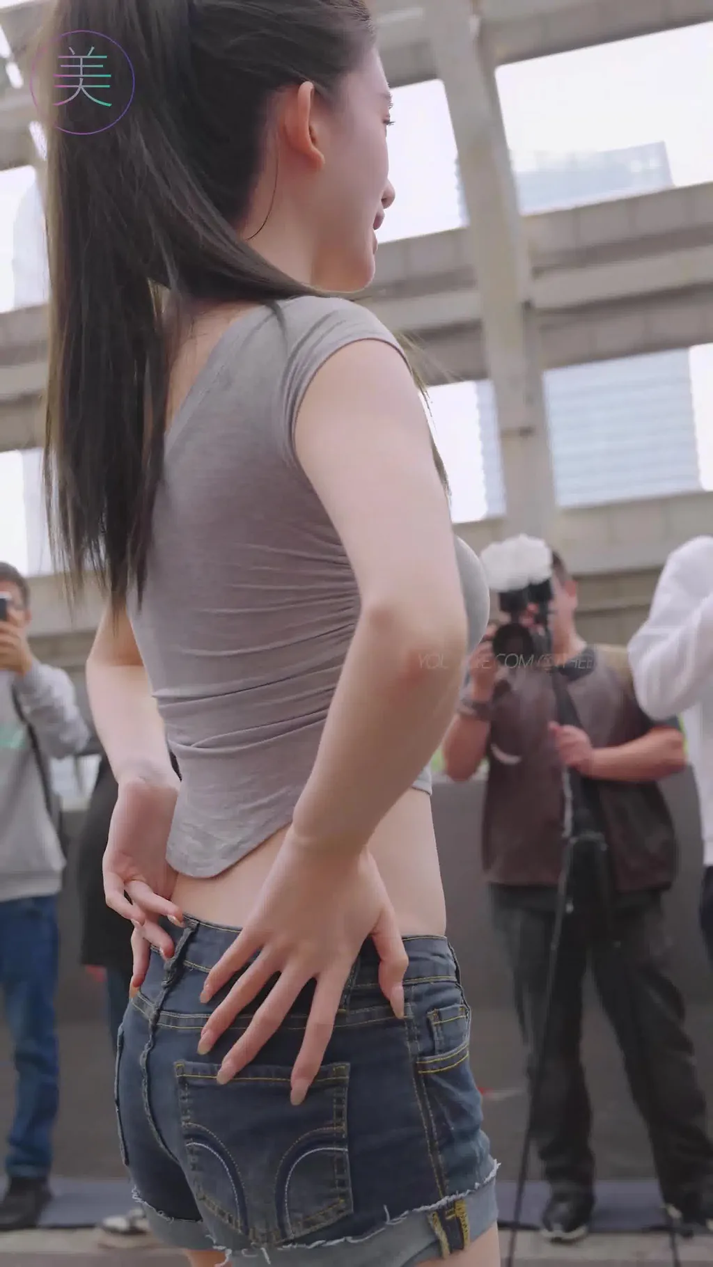 图片[3]-精选NO.1603 2024 广州车展 网荭美女车模 beautyleg LOOKBOOK 59[30P]-草丛看图