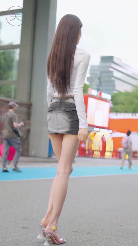 精选NO.1591 2024 广州车展 网荭美女车模 beautyleg LOOKBOOK 47[30P]-草丛看图