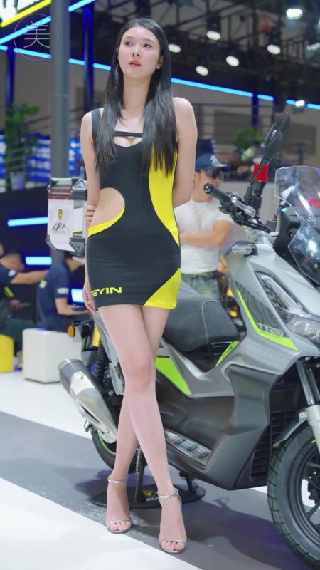 精选NO.1514 2024 重庆摩博会机车展 Racing Model LOOKBOOK 30[30P]-草丛看图