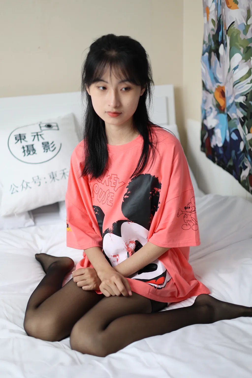 图片[2]-精选三禾摄影 NO.043 休闲短裤 黑丝 平底鞋[193P]-草丛看图