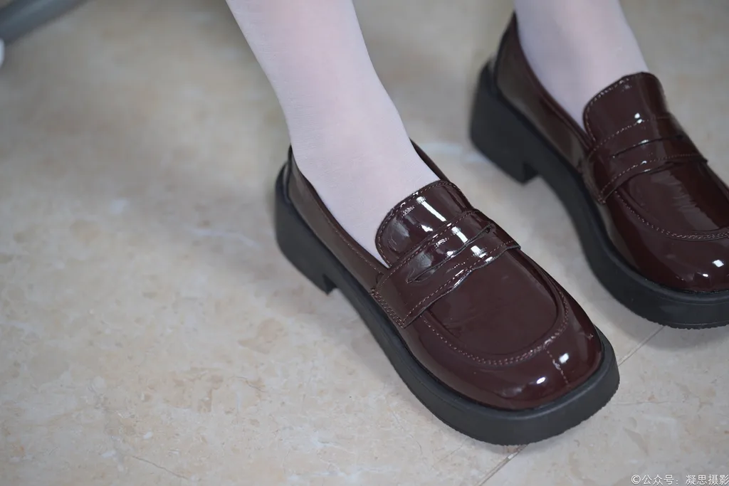 图片[2]-精选凝思摄影 NO.049 沅沅-JK至服、小腿袜、小皮鞋[140P]-草丛看图