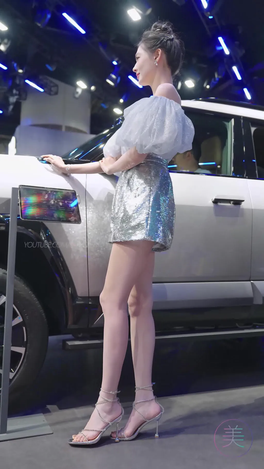 图片[2]-精选NO.1600 2024 广州车展 网荭美女车模 beautyleg LOOKBOOK 56[30P]-草丛看图