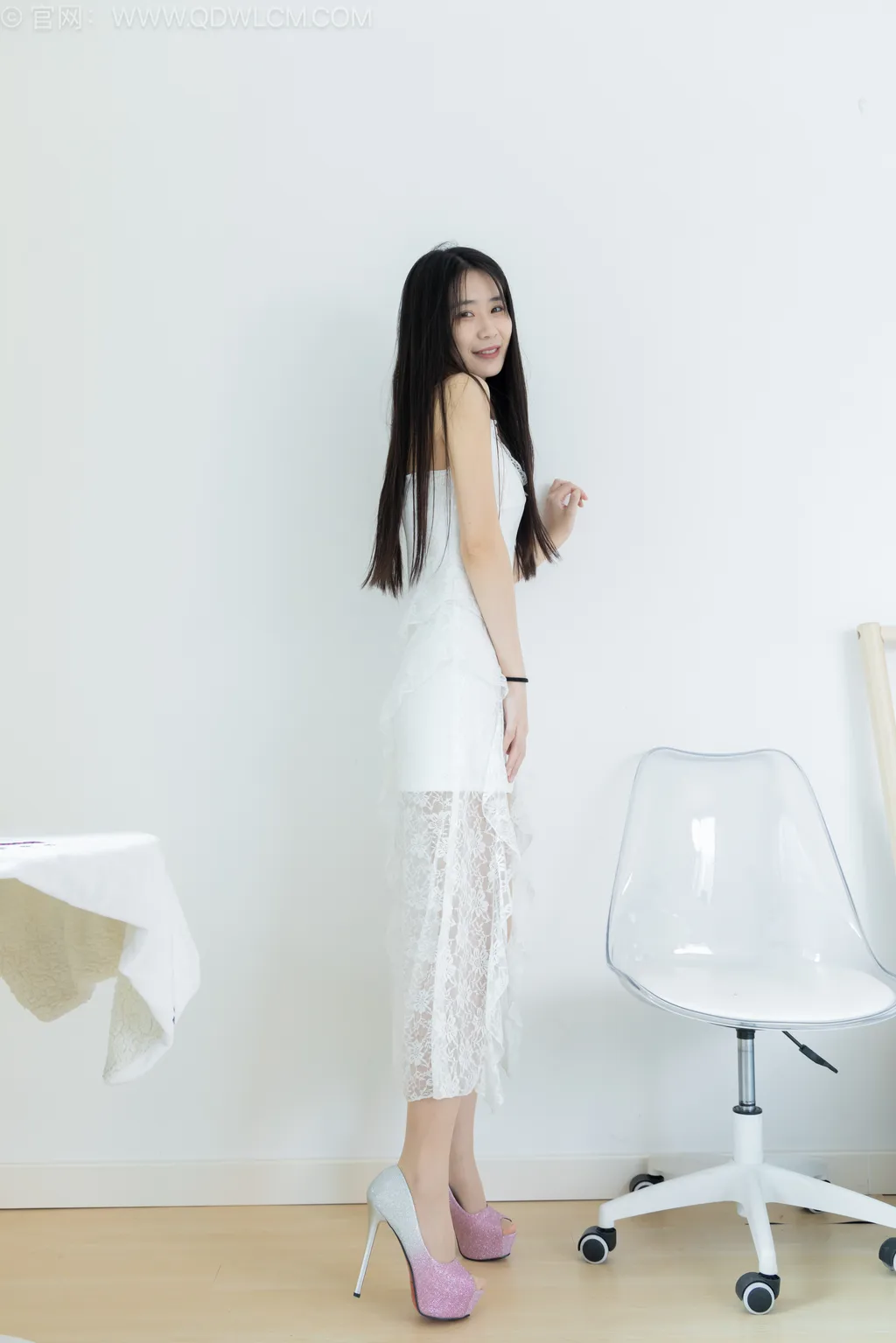 图片[1]-精选勿恋传媒 NO.2538 菜菜-高跟鞋、薄肉丝[170P]-草丛看图