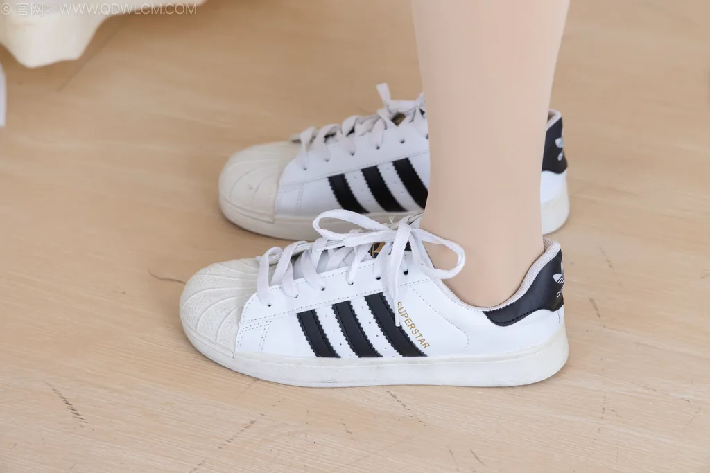 图片[7]-精选勿恋传媒 NO.2547 小夏-板鞋、厚肉丝[165P]-草丛看图