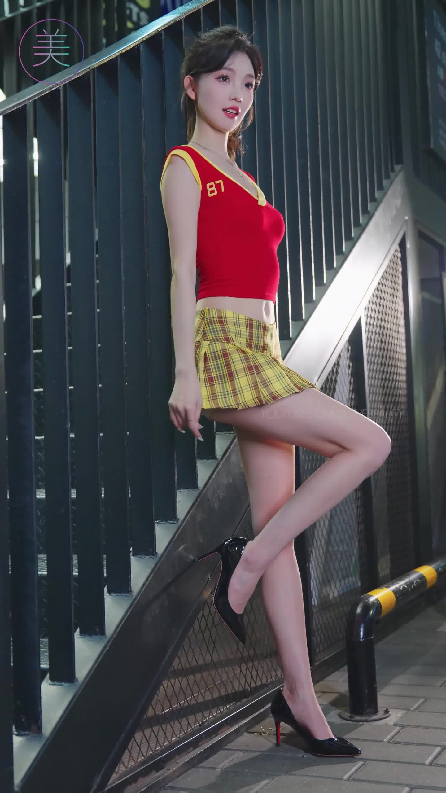 图片[2]-精选NO.1593 2024 广州车展 网荭美女车模 beautyleg LOOKBOOK 49[30P]-草丛看图