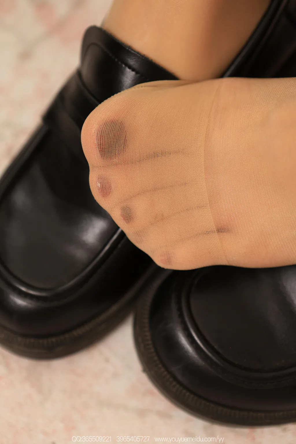 图片[6]-精选[IESS异思趣向] 2025.12.24 丝享家2246：小婕《肉丝平底鞋》[87P]-草丛看图