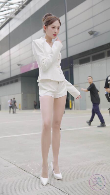 精选NO.1490 2024 深圳粤港澳大湾区车展 Model 车模随拍 137[30P]-草丛看图