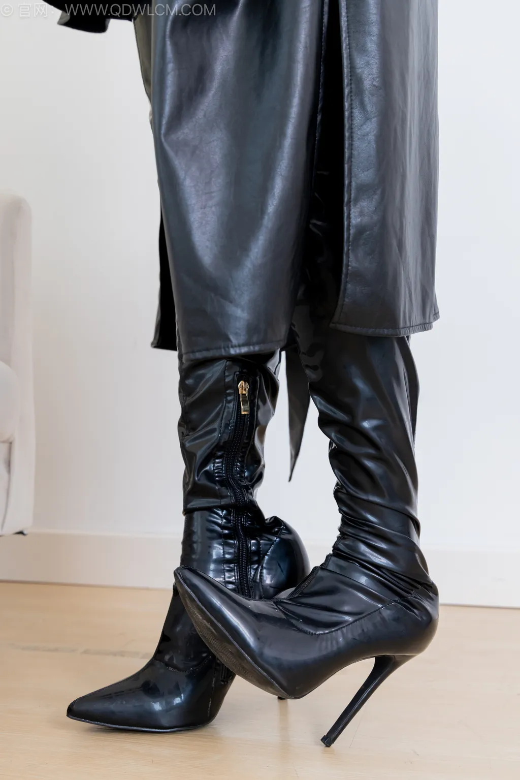图片[5]-精选勿恋传媒 NO.2542 茯苓-高跟长靴、薄黑丝、裸足、皮衣皮手套[165P]-草丛看图