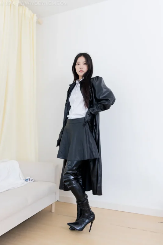 精选勿恋传媒 NO.2542 茯苓-高跟长靴、薄黑丝、裸足、皮衣皮手套[165P]-草丛看图