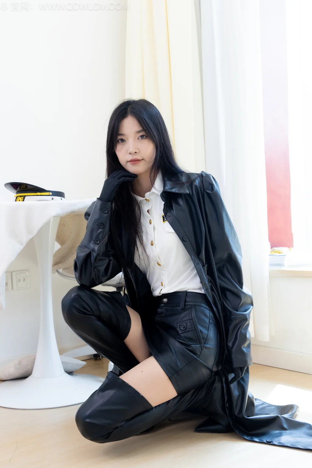 图片[3]-精选勿恋传媒 NO.2527 茯苓-高跟长靴、薄肉丝、揉脚[174P]-草丛看图