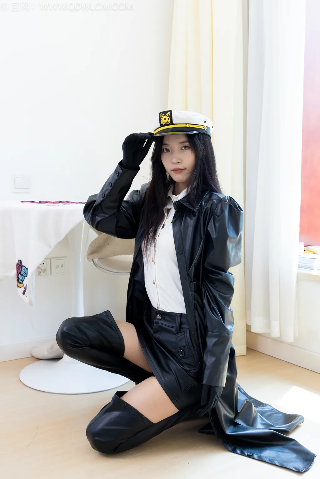 图片[4]-精选勿恋传媒 NO.2527 茯苓-高跟长靴、薄肉丝、揉脚[174P]-草丛看图