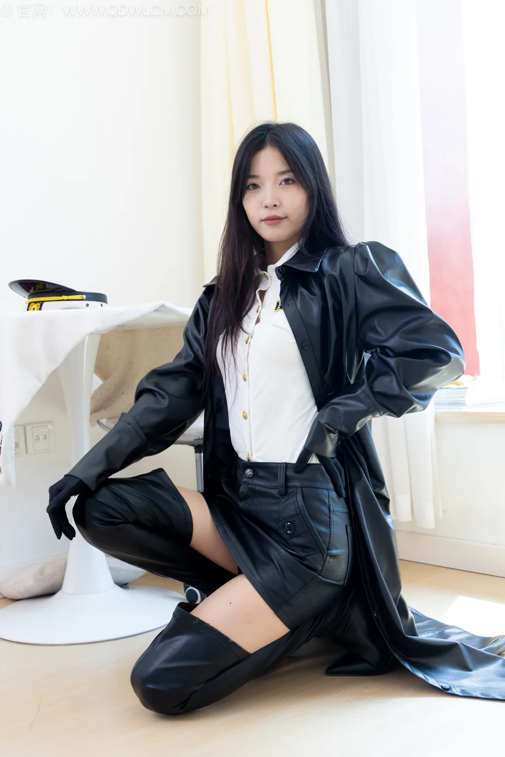 图片[1]-精选勿恋传媒 NO.2527 茯苓-高跟长靴、薄肉丝、揉脚[174P]-草丛看图