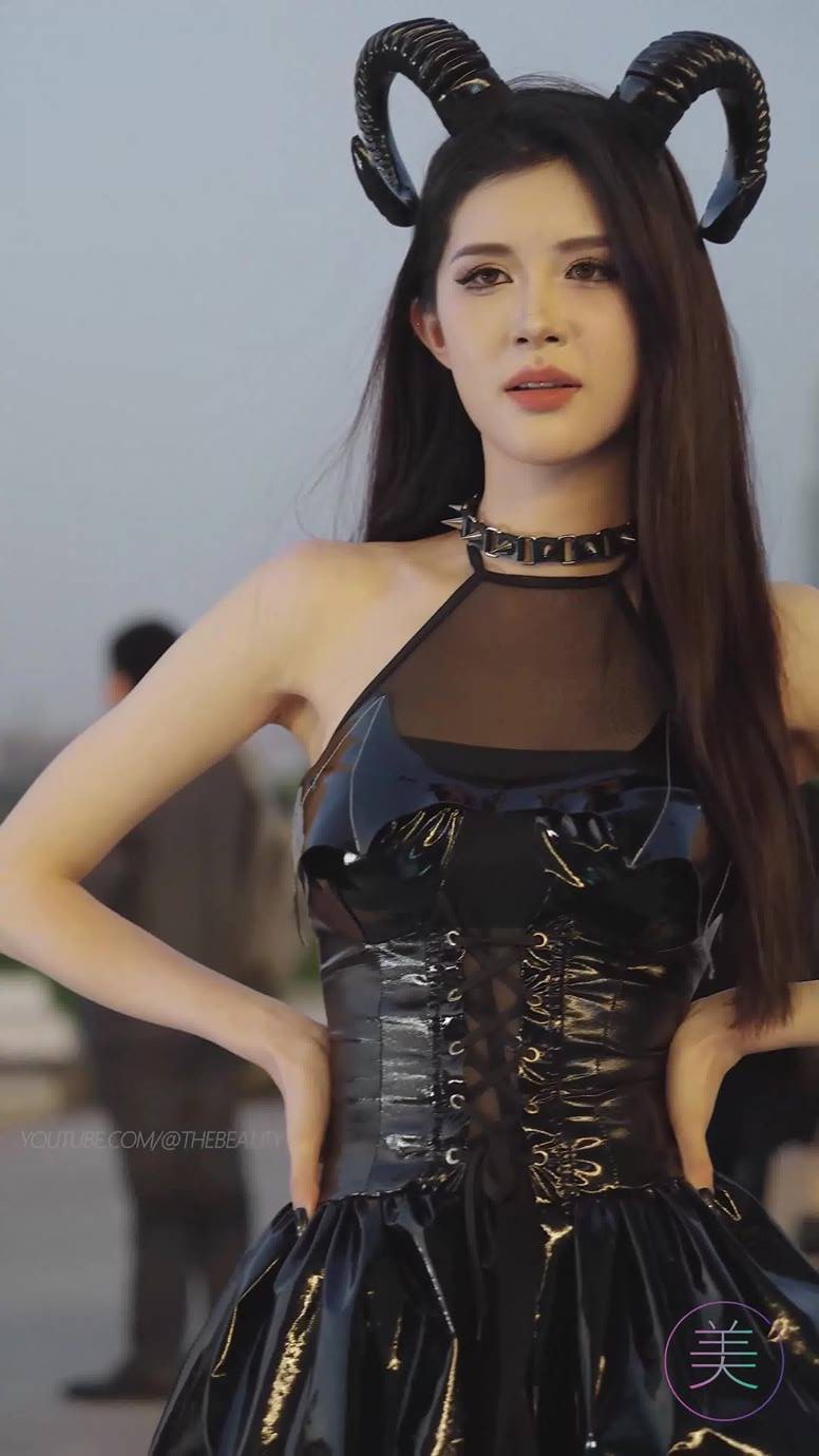 图片[3]-精选NO.0957 2023 广州车展 Racing Model 车模抖音网荭随拍129[20P]-草丛看图