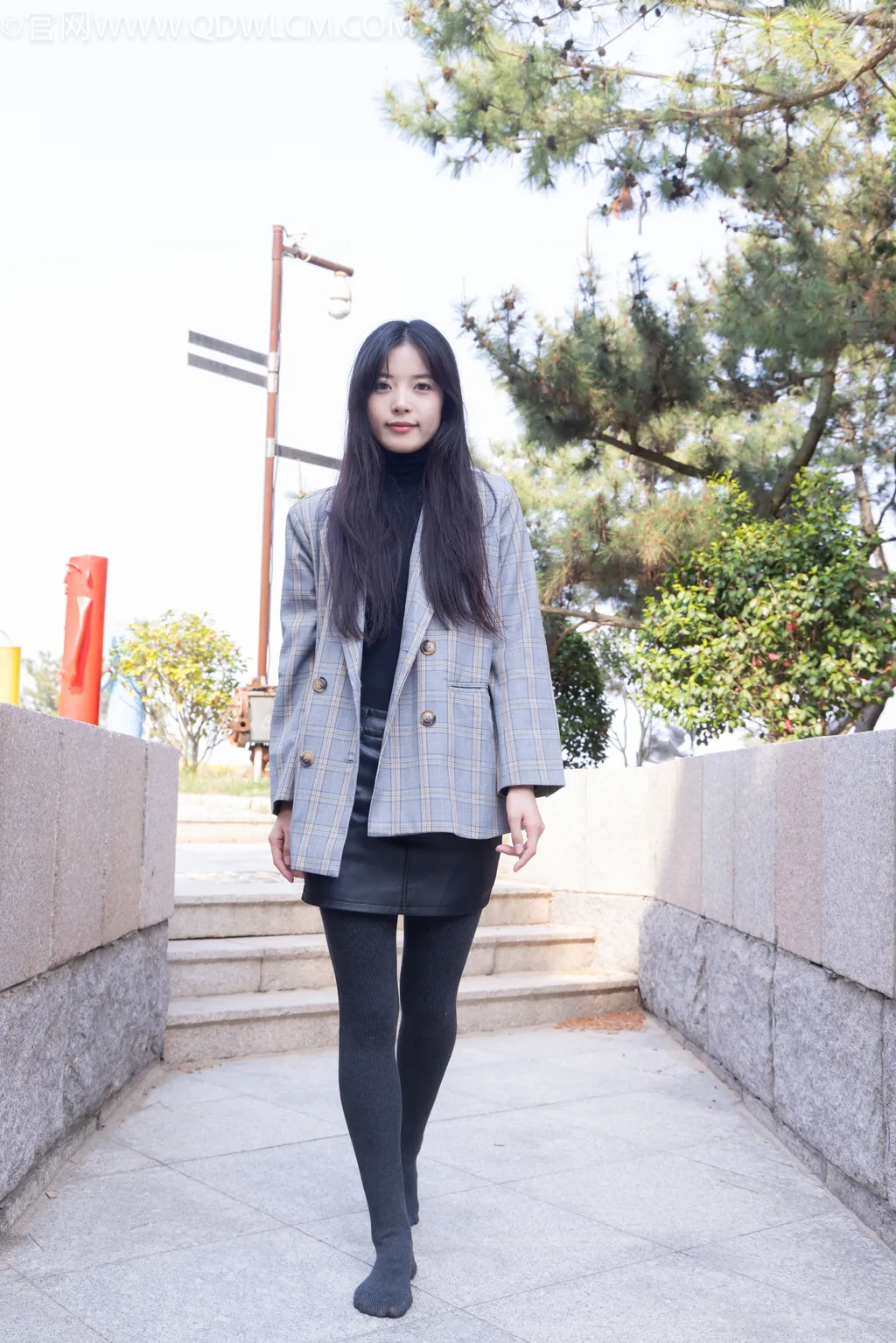 图片[4]-精选勿恋传媒 NO.2517 茯苓-高跟鞋、超厚灰连裤袜[210P]-草丛看图