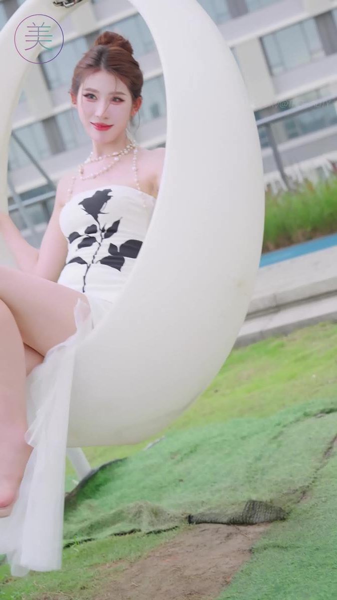 图片[4]-精选NO.1180 2024 深圳粤港澳大湾区车展 Model 车模随拍 36[20P]-草丛看图