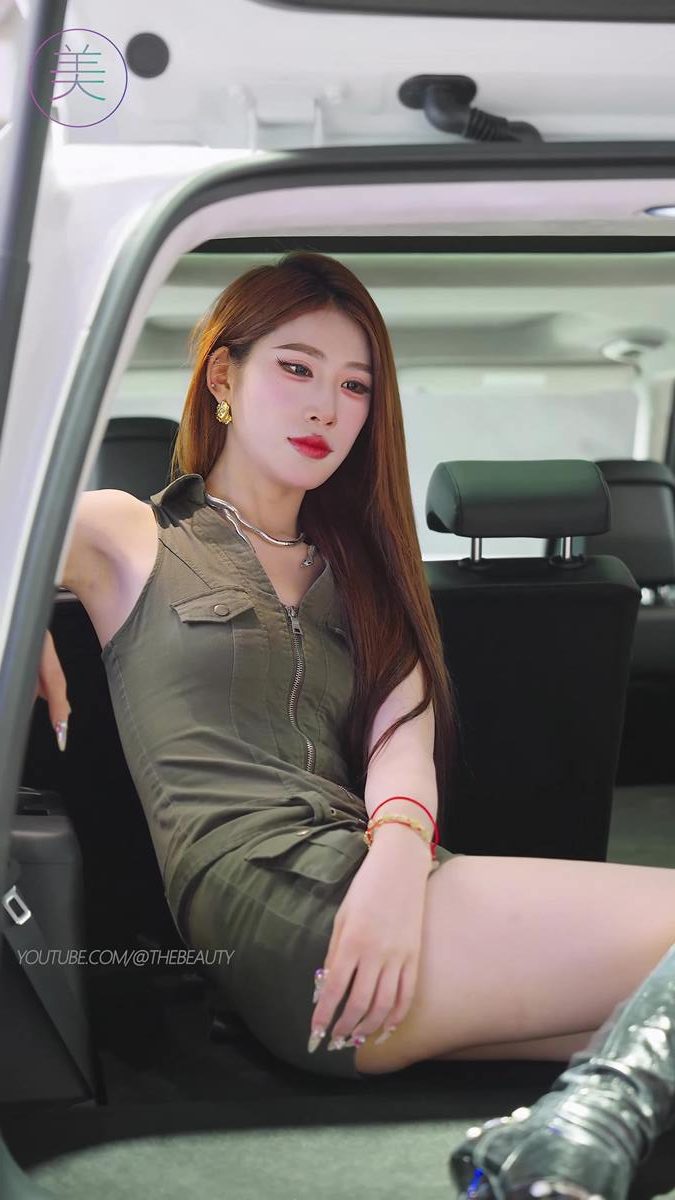 图片[8]-精选NO.1160 2024 深圳粤港澳大湾区车展 Model 车模随拍 26[20P]-草丛看图