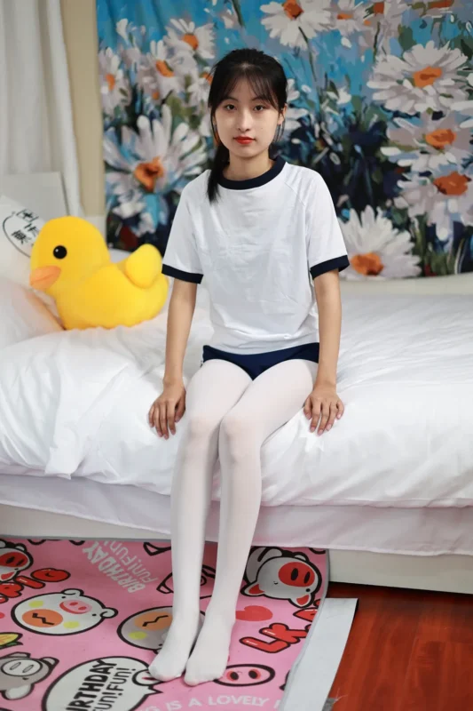 精选三禾摄影 NO.007 体操服白袜[177P]-草丛看图