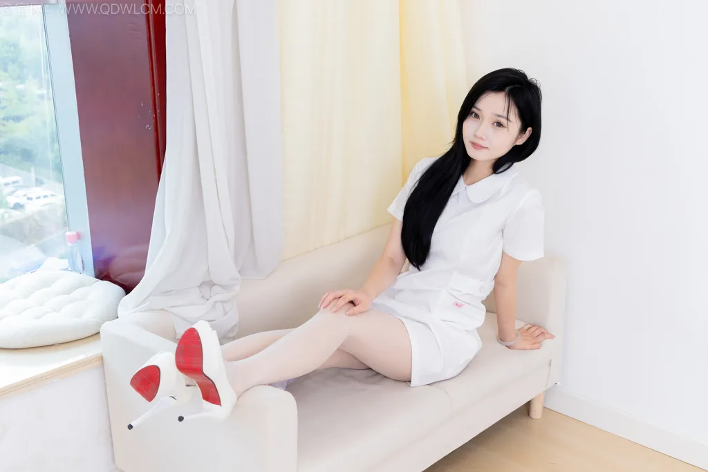 图片[6]-精选勿恋传媒 NO.2519 橙子-高跟鞋、油亮薄白丝、互士服[160P]-草丛看图