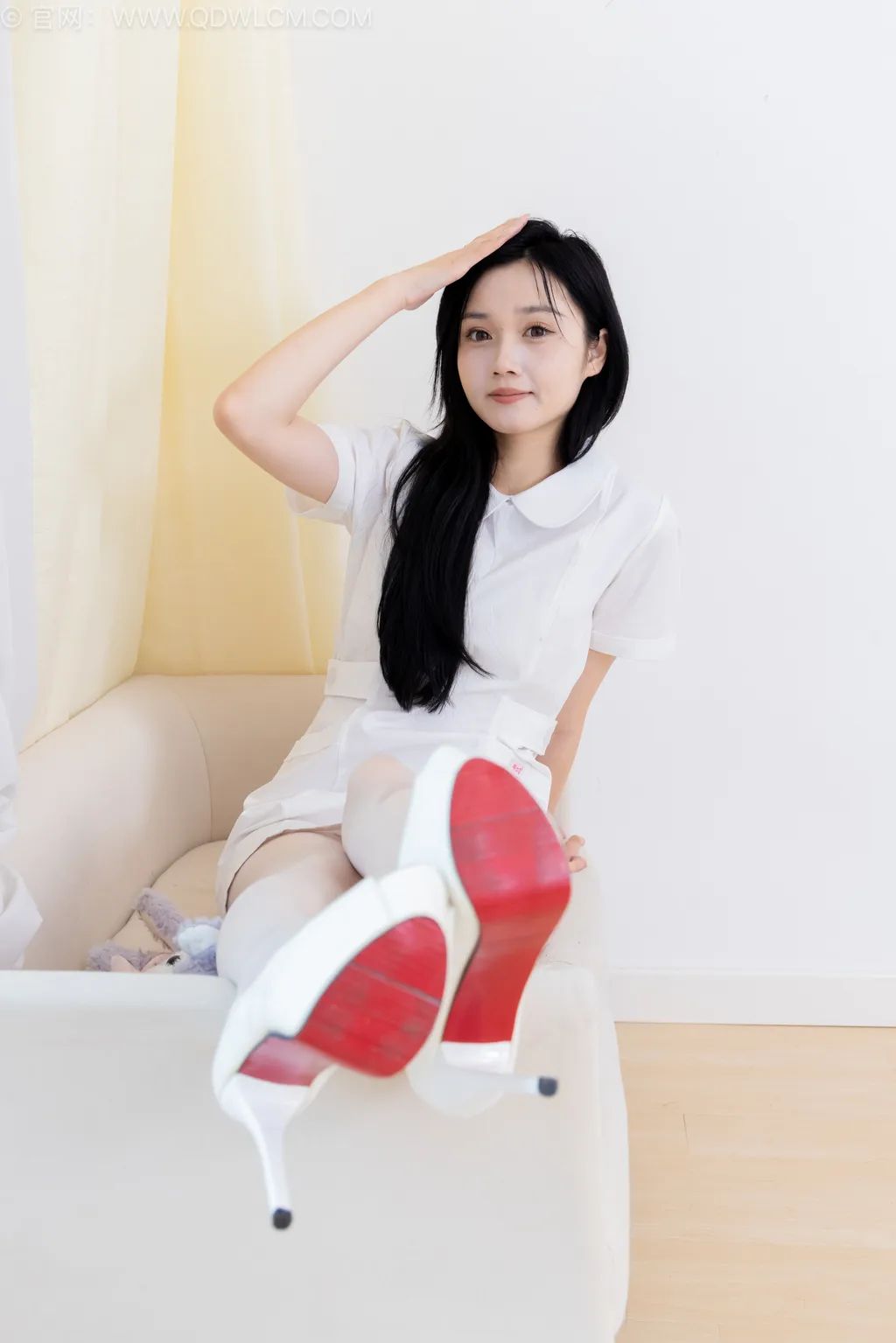 图片[7]-精选勿恋传媒 NO.2519 橙子-高跟鞋、油亮薄白丝、互士服[160P]-草丛看图