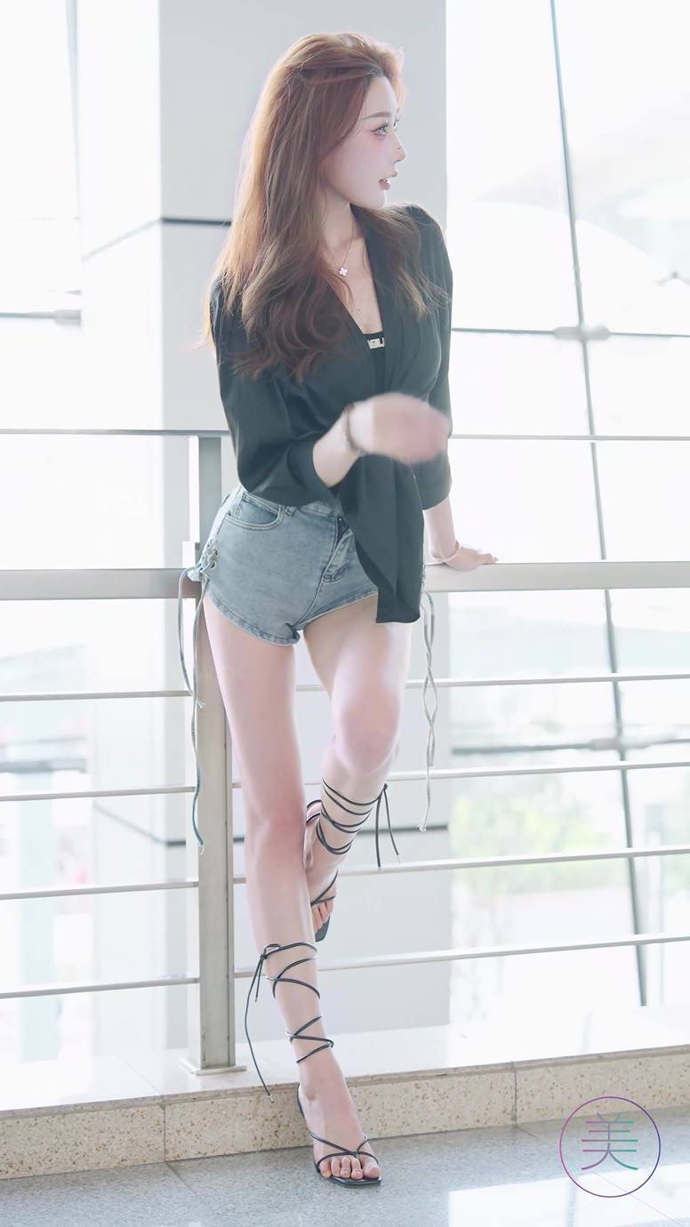 图片[5]-精选NO.0866 2023 广州车展 Racing Model 车模抖音网荭随拍88[20P]-草丛看图