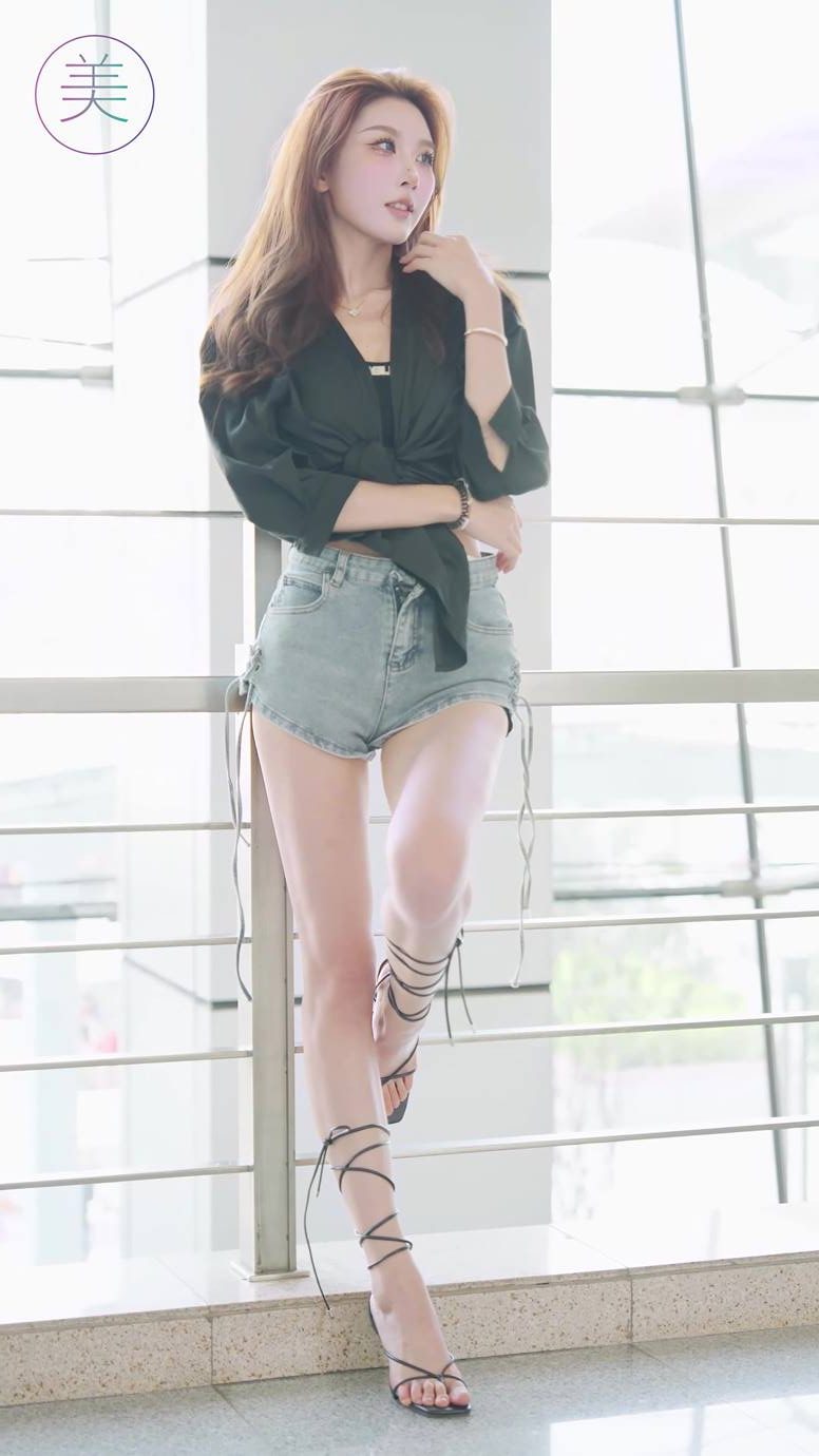 图片[6]-精选NO.0866 2023 广州车展 Racing Model 车模抖音网荭随拍88[20P]-草丛看图