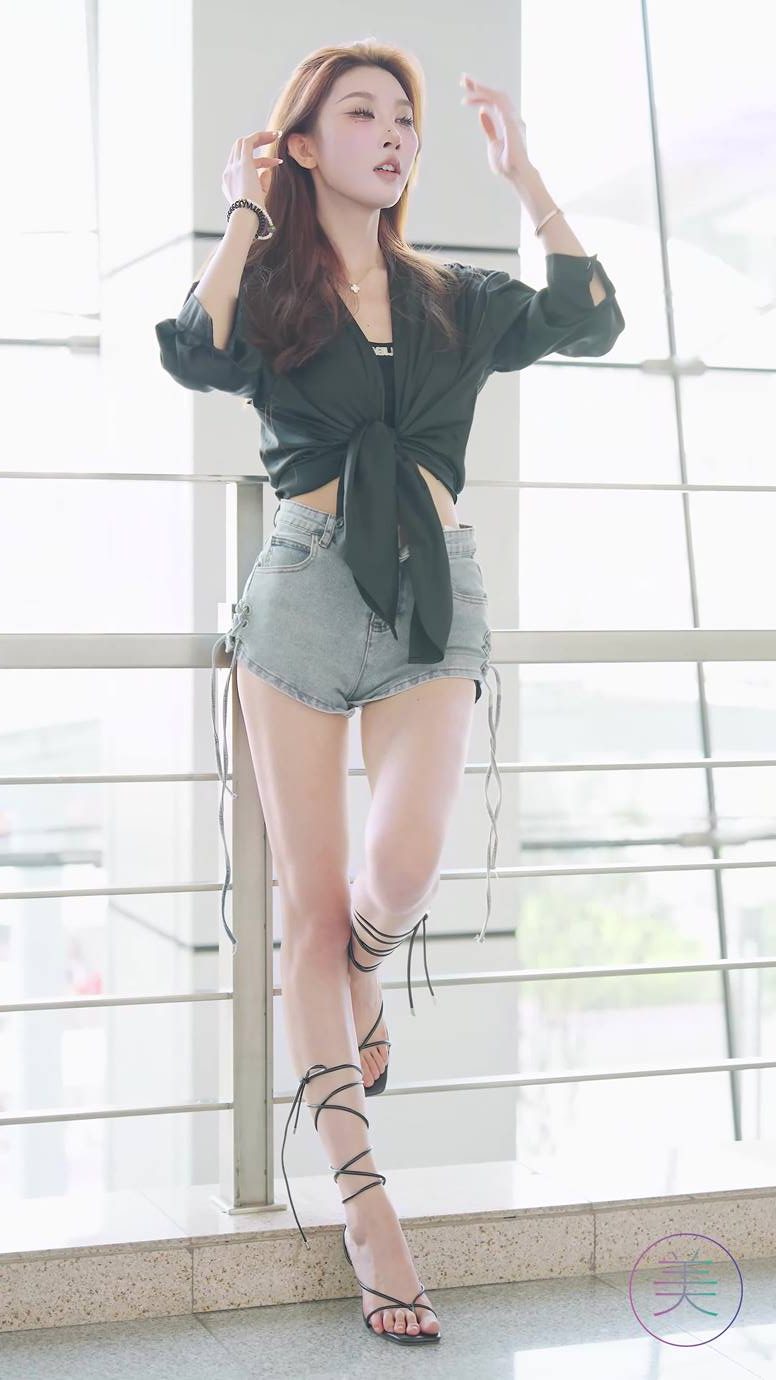 图片[7]-精选NO.0866 2023 广州车展 Racing Model 车模抖音网荭随拍88[20P]-草丛看图