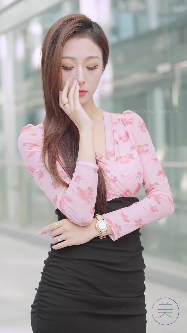 图片[1]-精选NO.0863 2023 广州车展 Racing Model 车模抖音网荭随拍85[20P]-草丛看图