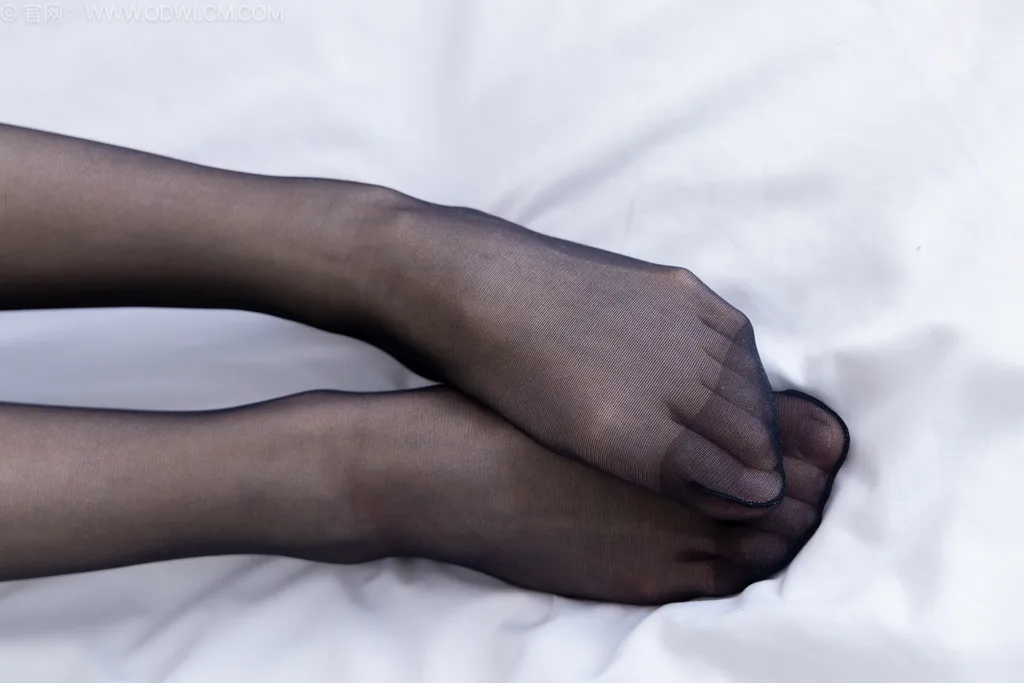 图片[4]-精选勿恋传媒 NO.2525 小影-高跟凉鞋、薄黑丝、裸足[168P]-草丛看图