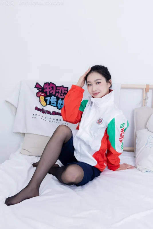 精选勿恋传媒 NO.2525 小影-高跟凉鞋、薄黑丝、裸足[168P]-草丛看图