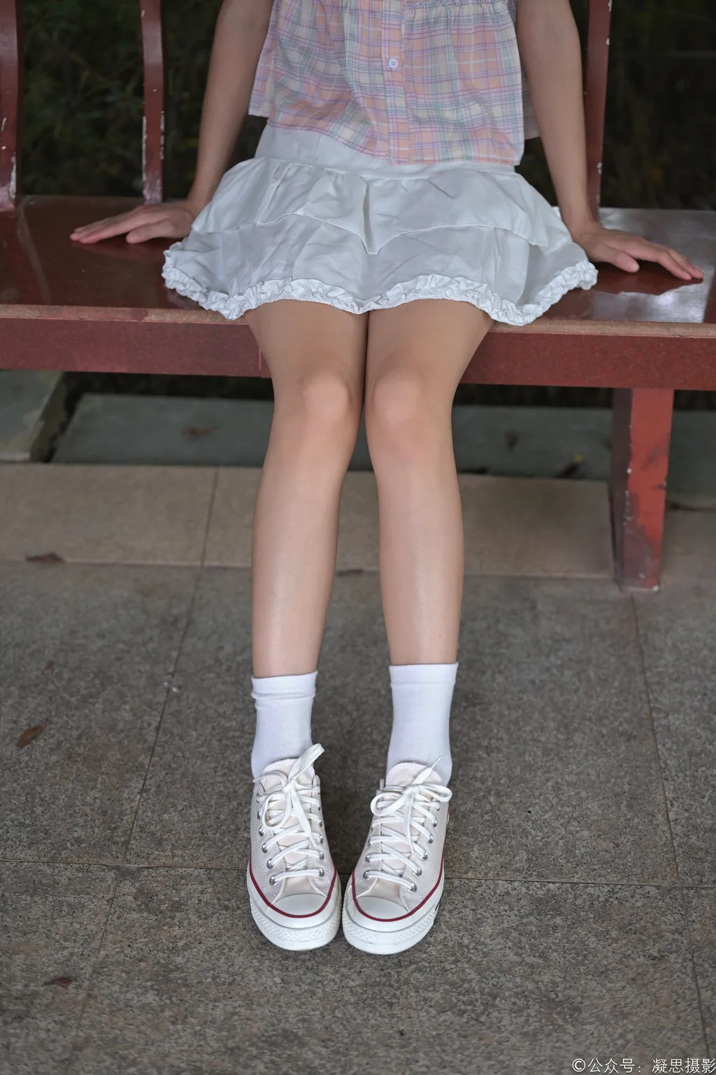 图片[1]-精选凝思摄影 NO.037 小睿-短裙、短白袜、平底鞋[150P]-草丛看图