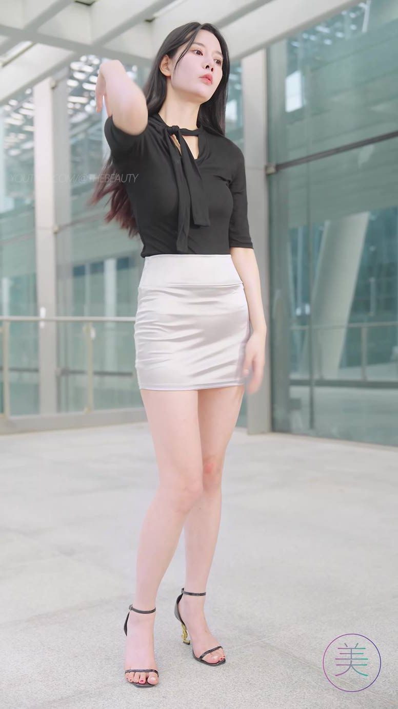 图片[2]-精选NO.0963 2023 广州车展 Racing Model 车模抖音网荭随拍135[20P]-草丛看图