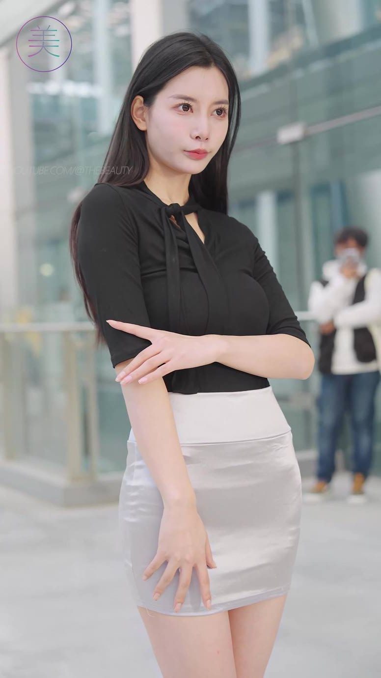 图片[7]-精选NO.0963 2023 广州车展 Racing Model 车模抖音网荭随拍135[20P]-草丛看图